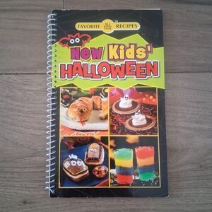 New Kids' Halloween‎ (favorite All time recipes) Good condition 2008 Spooky Fall